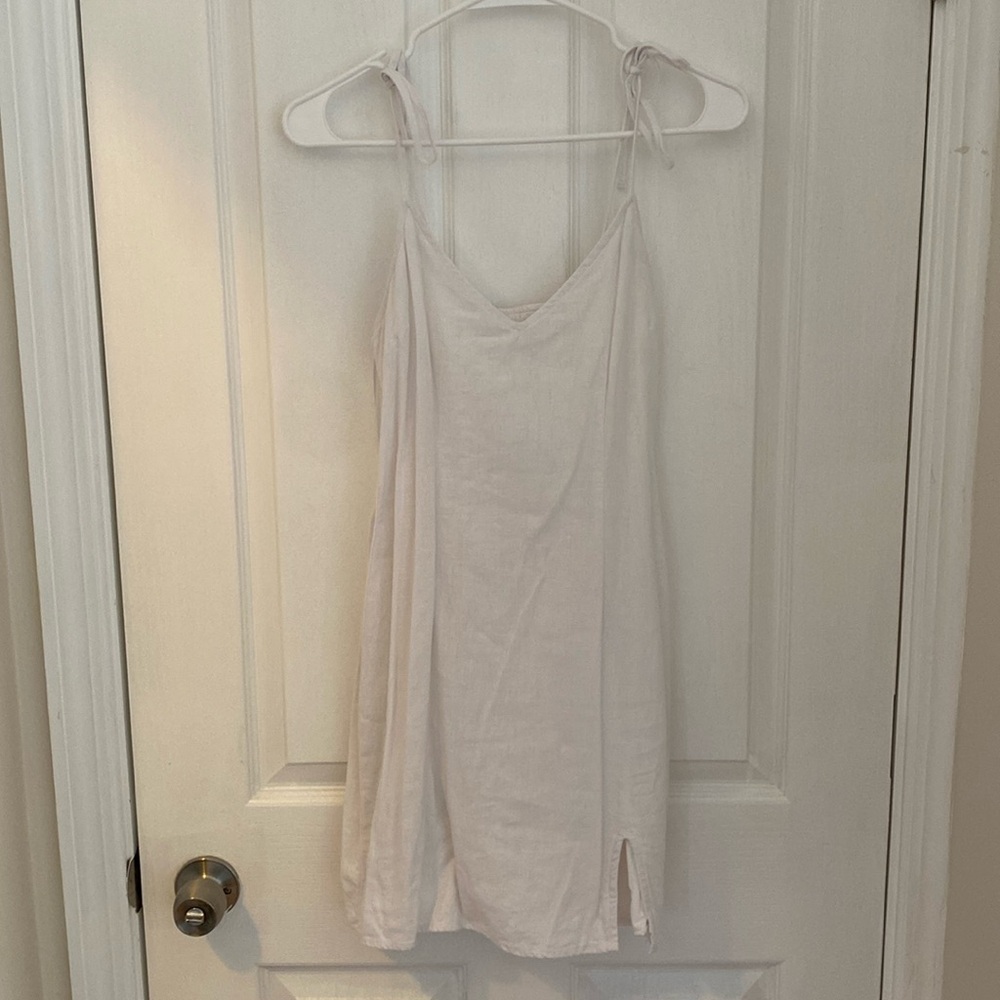 White spaghetti Abercrombie dress